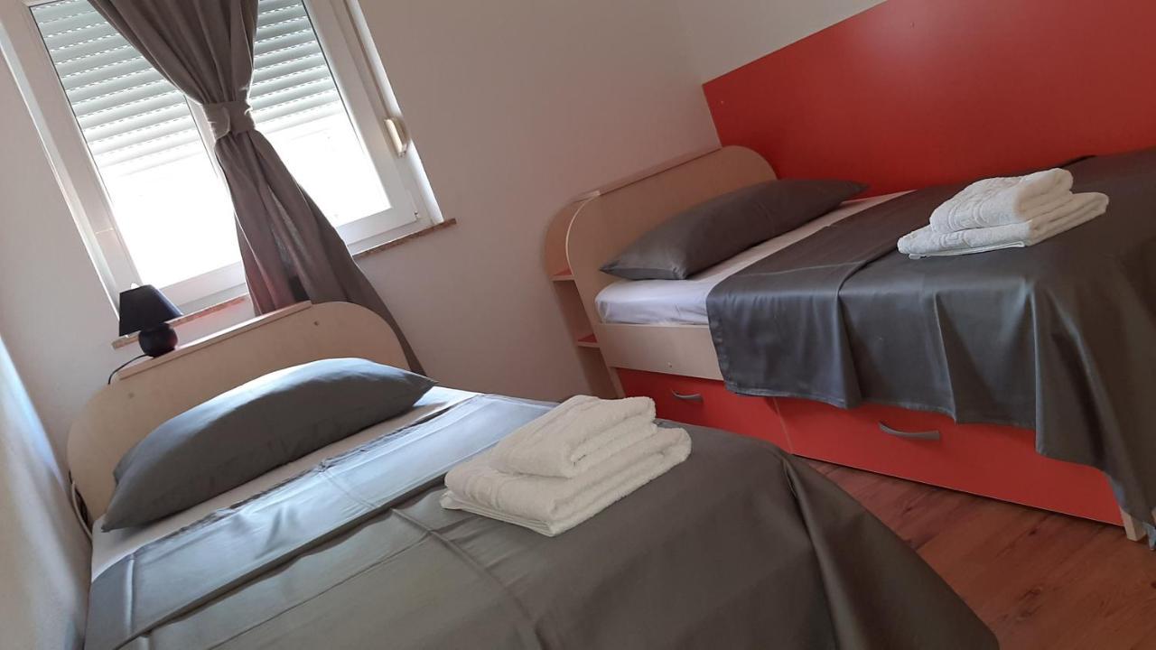 Apartment "Marin" โตรกีร์ ภายนอก รูปภาพ