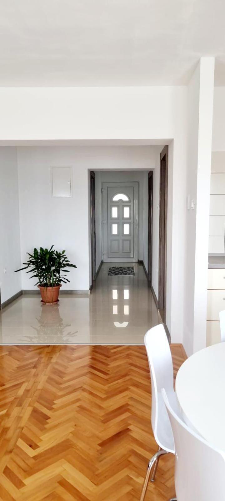 Apartment "Marin" โตรกีร์ ภายนอก รูปภาพ